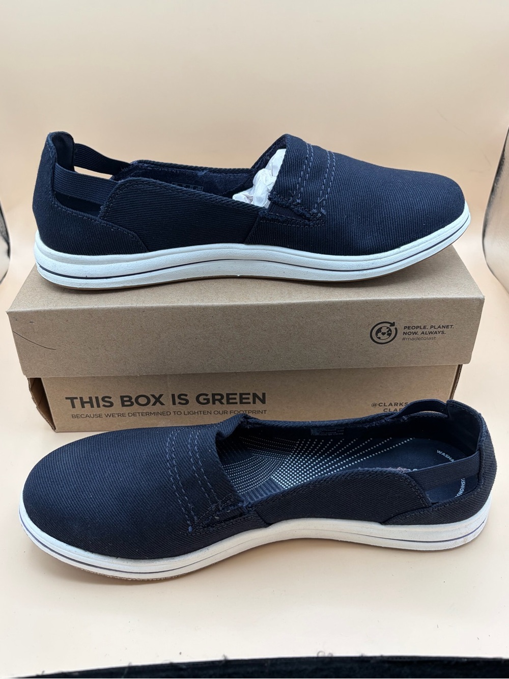 Cloudsteppers by Clarks Women’s Size 9 Dark Navy Slip-On Flats